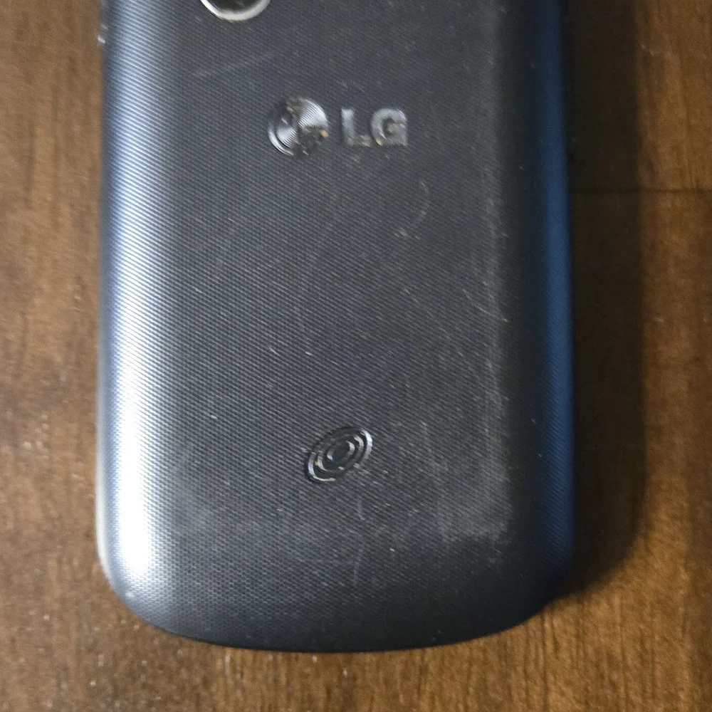 Black Trac Phones with Keypad ALL WORK In Good Condition Total 4